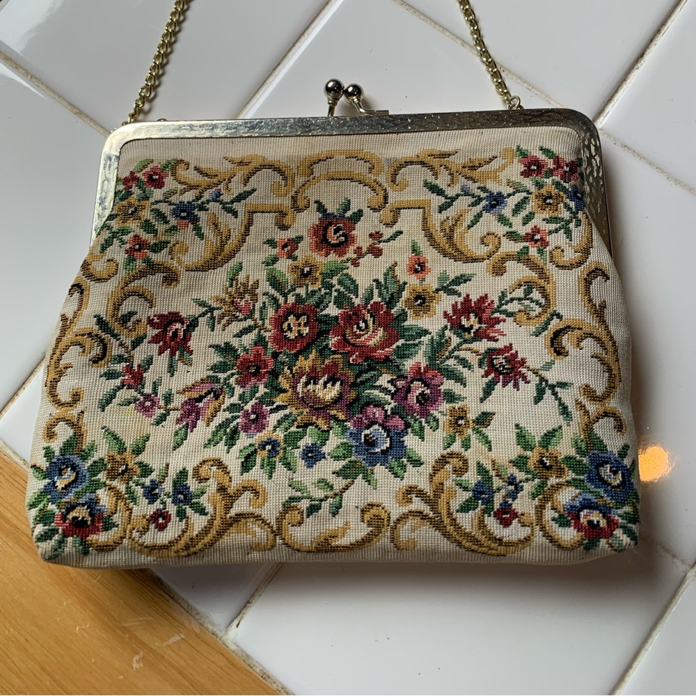 Vintage Tapestry Purse  MONDAY MADNESS SALE!!!!!!!!!!!!!!!!!!!!!!!!!!!!!!